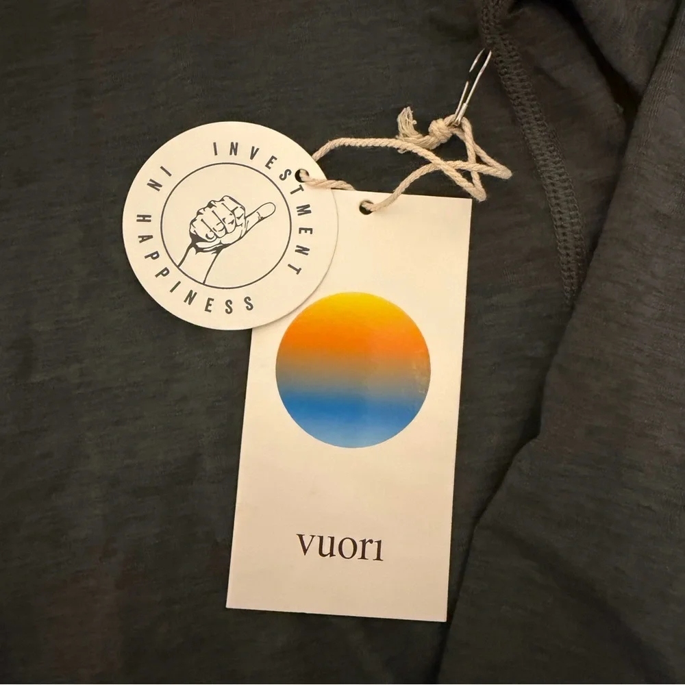 NWT Vuori Charcoal Pullover - Picture 2 of 8